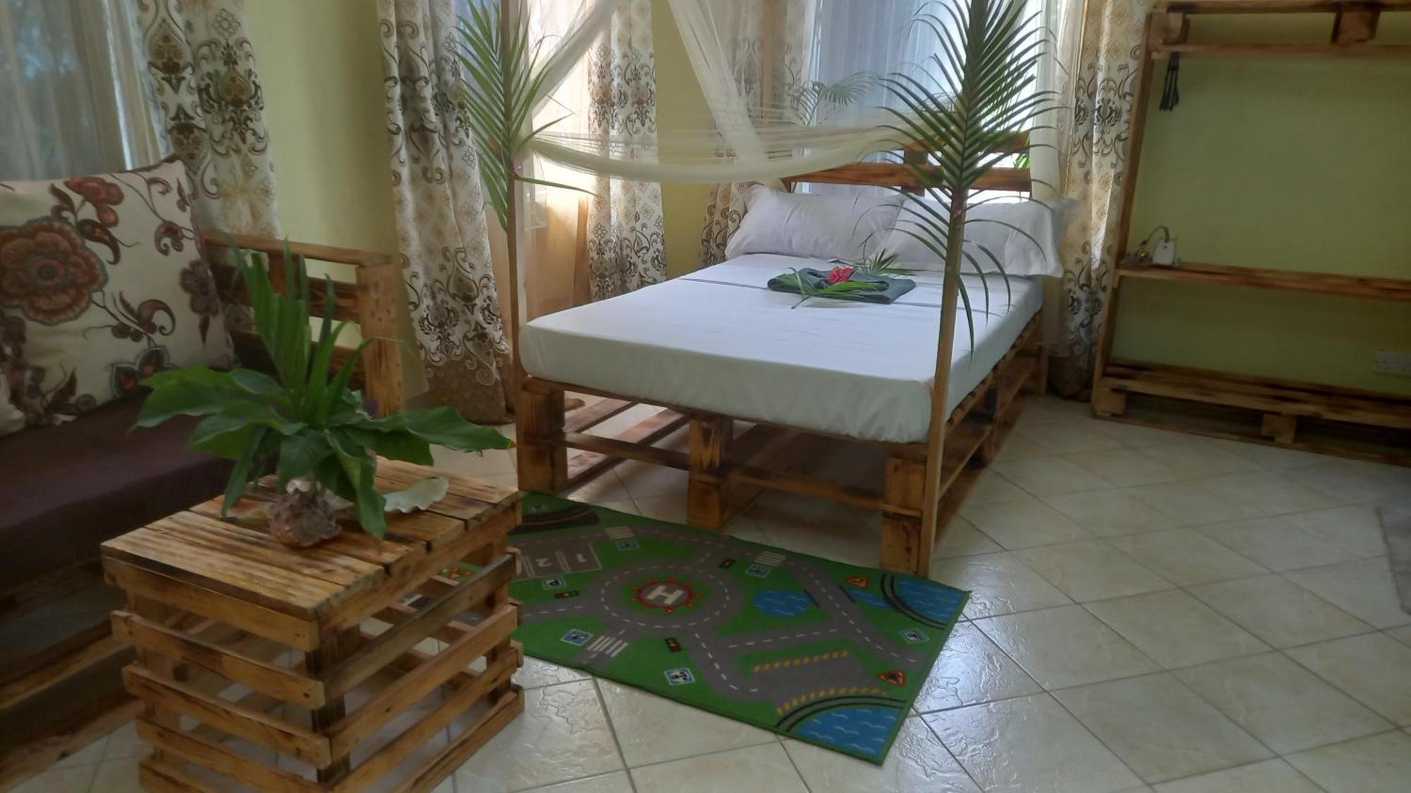 Mount Zion Guest House, Mtwapa Mtomondoni มอมบาซา ภายนอก รูปภาพ