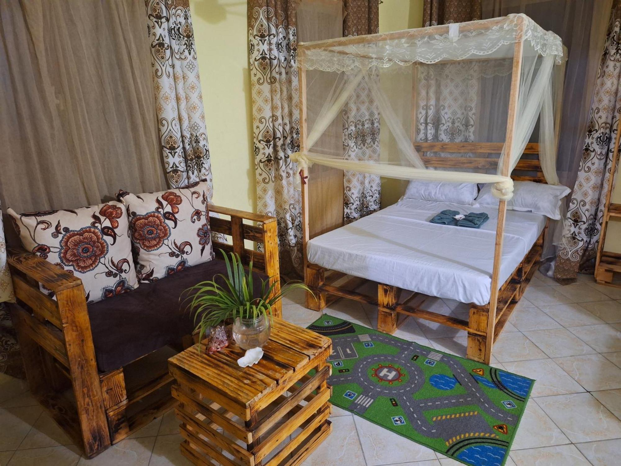 Mount Zion Guest House, Mtwapa Mtomondoni มอมบาซา ภายนอก รูปภาพ