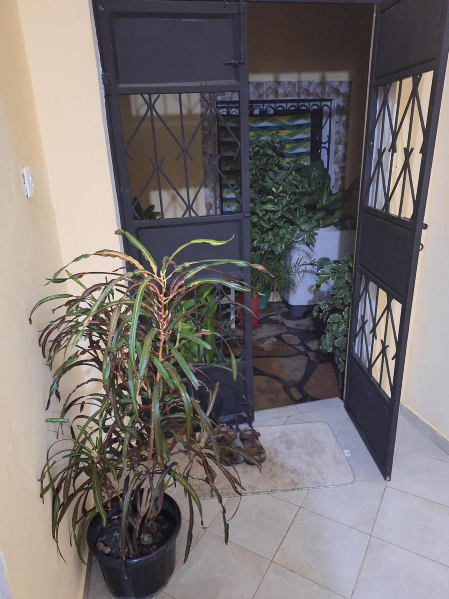 Mount Zion Guest House, Mtwapa Mtomondoni มอมบาซา ภายนอก รูปภาพ