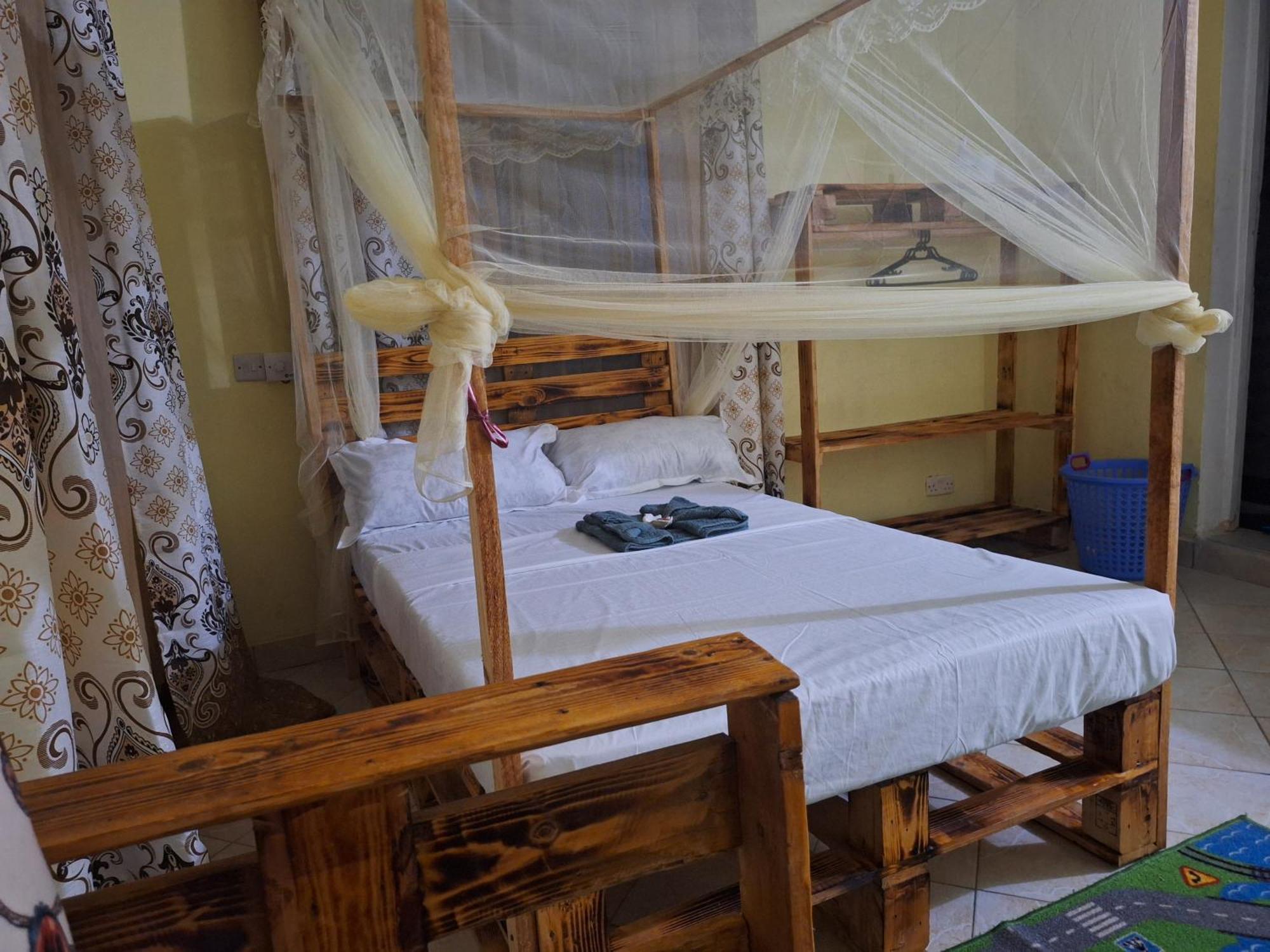 Mount Zion Guest House, Mtwapa Mtomondoni มอมบาซา ภายนอก รูปภาพ