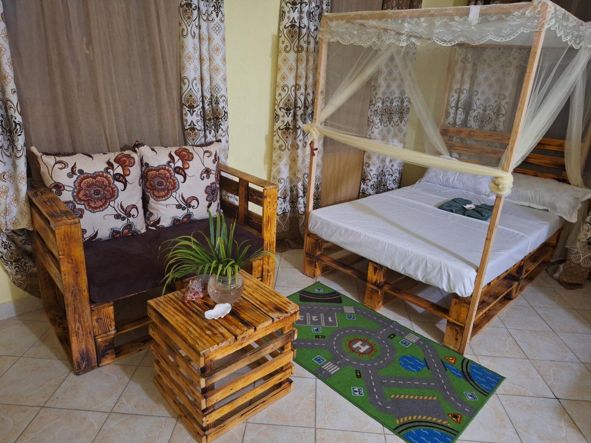 Mount Zion Guest House, Mtwapa Mtomondoni มอมบาซา ภายนอก รูปภาพ