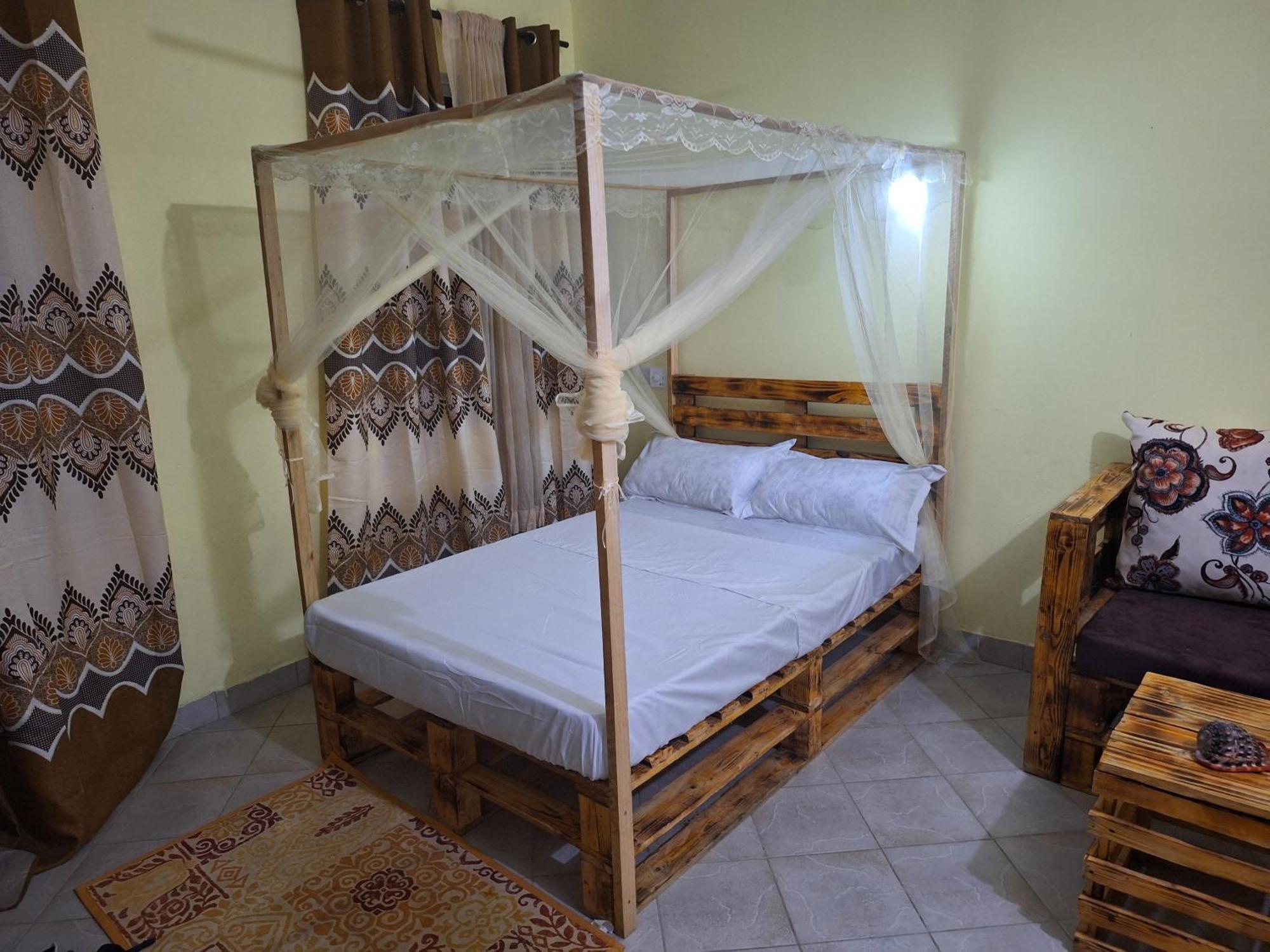 Mount Zion Guest House, Mtwapa Mtomondoni มอมบาซา ภายนอก รูปภาพ